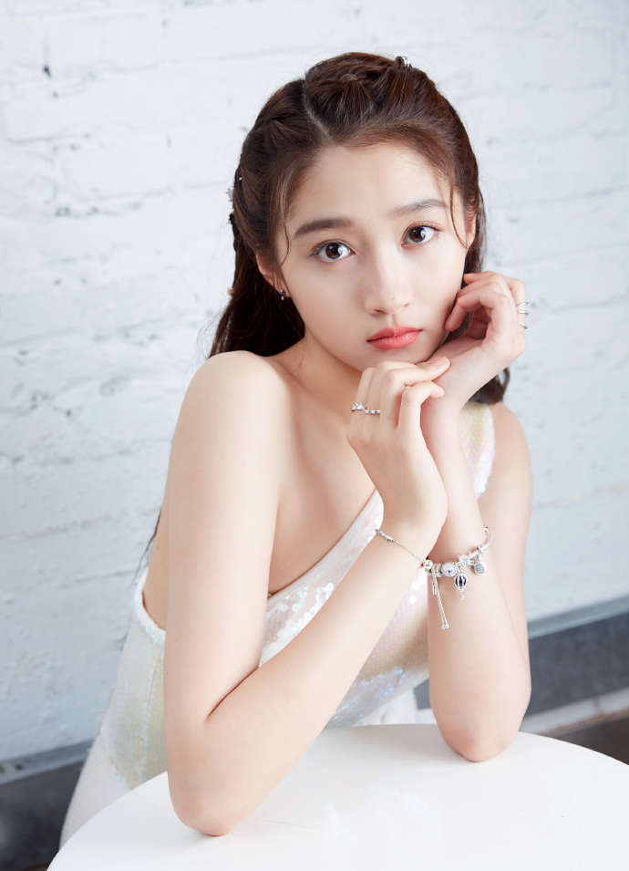 中国美女图片 Pandora潘多拉珠宝中国区代言人关晓