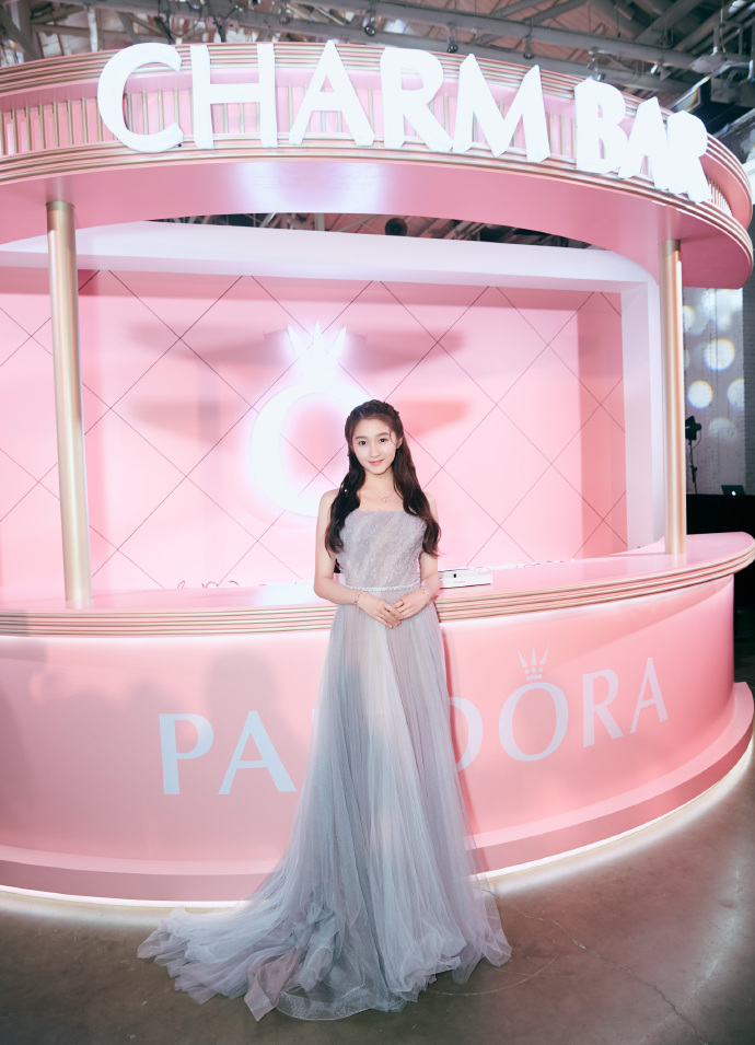 中国美女图片 Pandora潘多拉珠宝中国区代言人关晓