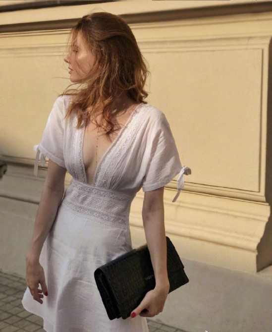波兰美女时尚博主Constan穿搭图片