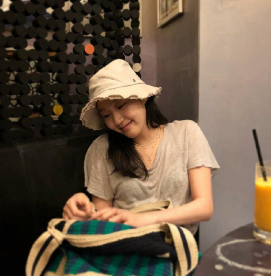 韩国美女图片 单眼皮女生金高银私服图片