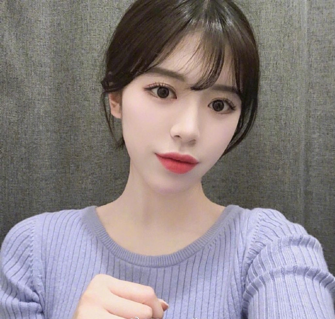 软萌妹子的空气刘海图片 清纯美女图片