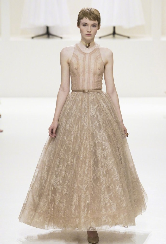 Dior 2018 Haute Couture藕粉色的仙女裙图片