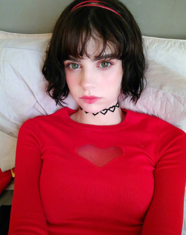 二次元美女图片 短发二次元少女自拍照图片