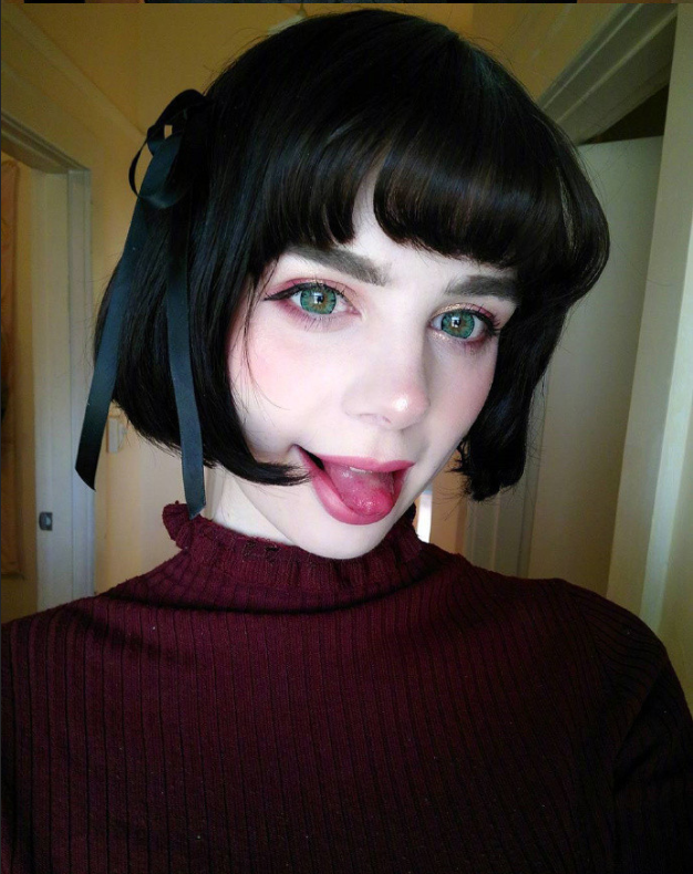 二次元美女图片 短发二次元少女自拍照图片