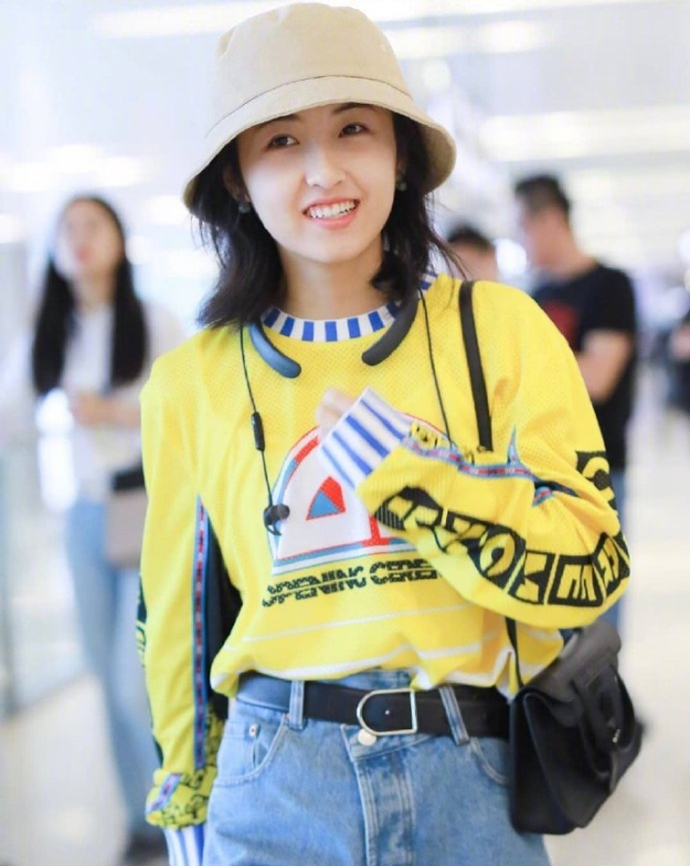 中国美女图片 童星张子枫生活穿搭集