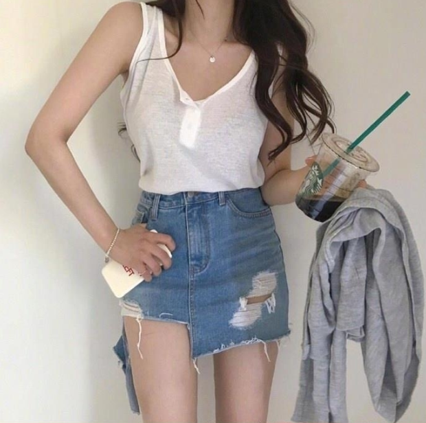小性感女人味穿搭图片