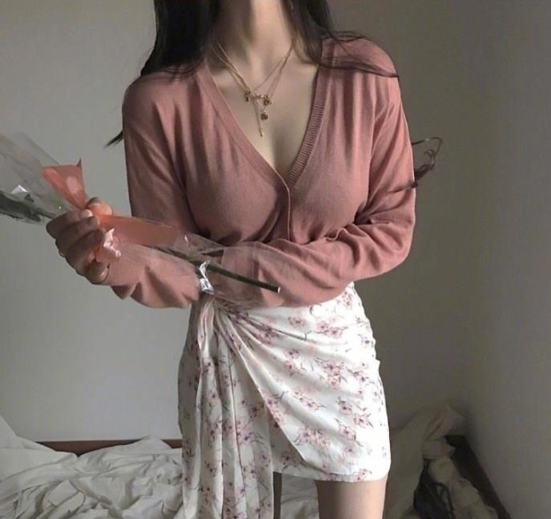小性感女人味穿搭图片