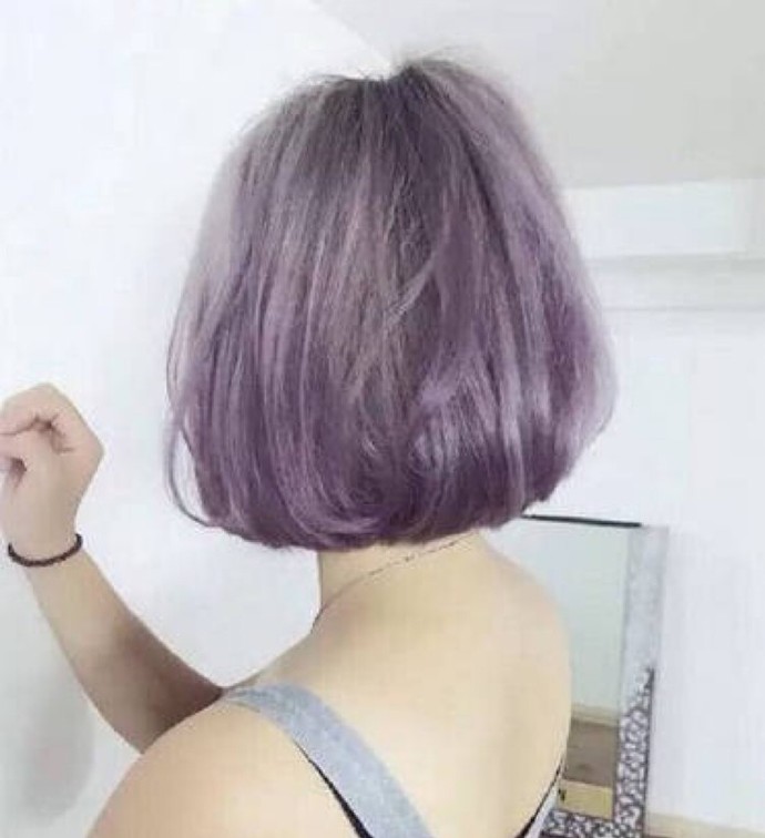 微卷短发美女发型图片