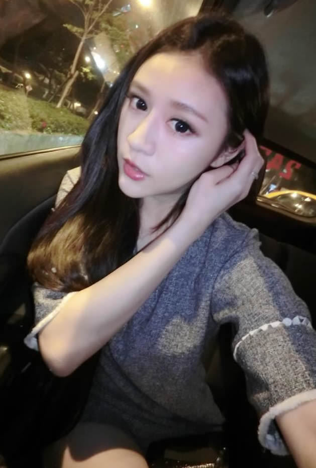大眼睛女孩图片 漂亮女人自拍照图片
