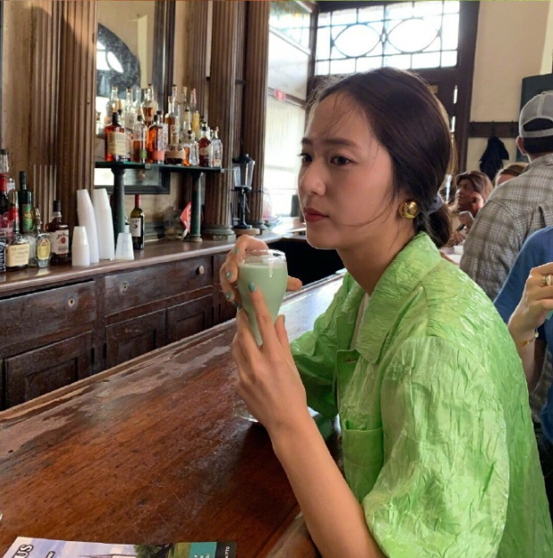 亚洲美女图片 韩国美女明星郑秀晶私服图片