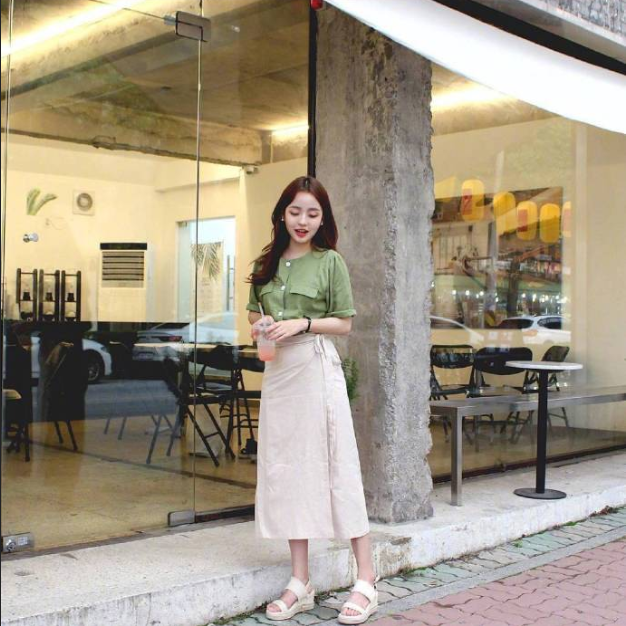 夏季穿搭裙子美女图片