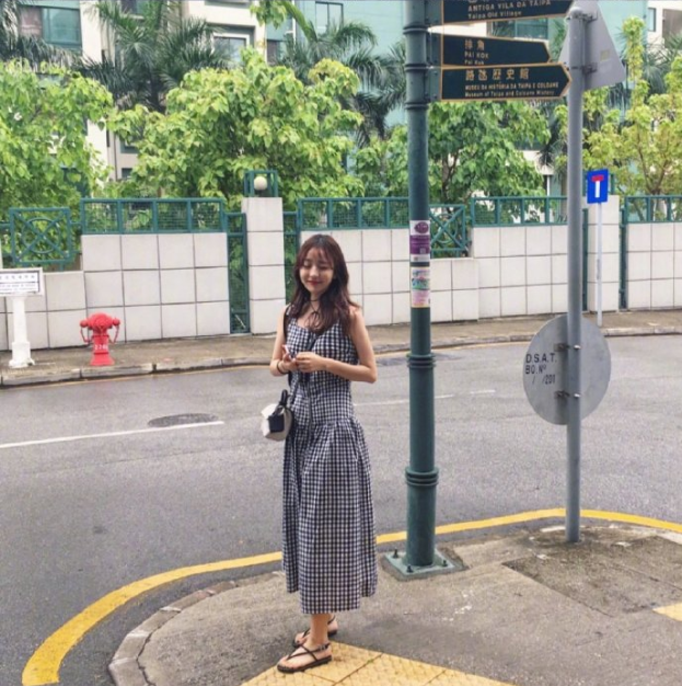夏季穿搭裙子美女图片