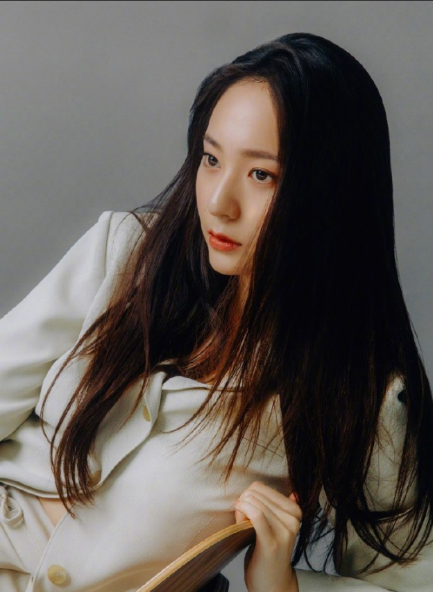韩国美女图片 女歌手郑秀晶《Urbanlik》画报图片