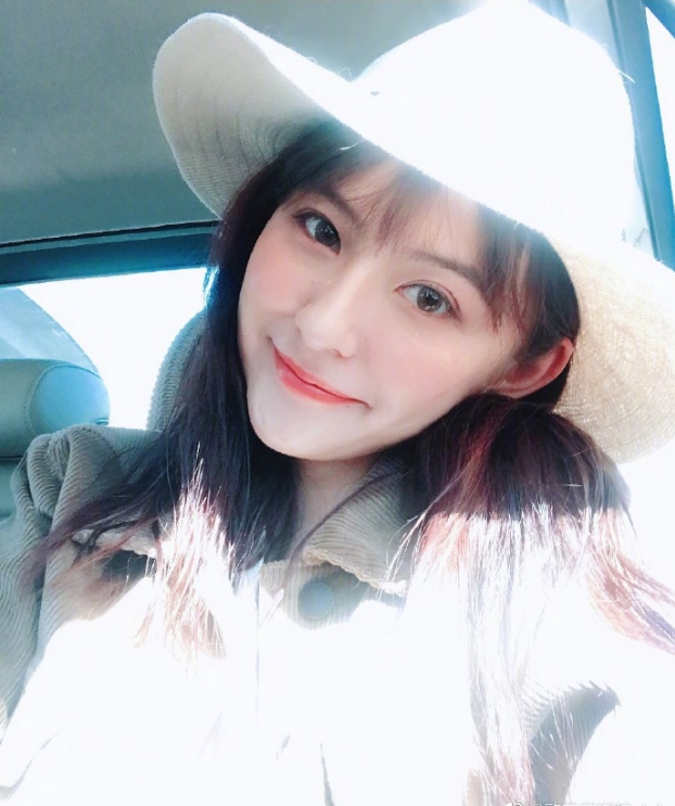 新疆美女图片 女明星热依扎自拍照图片
