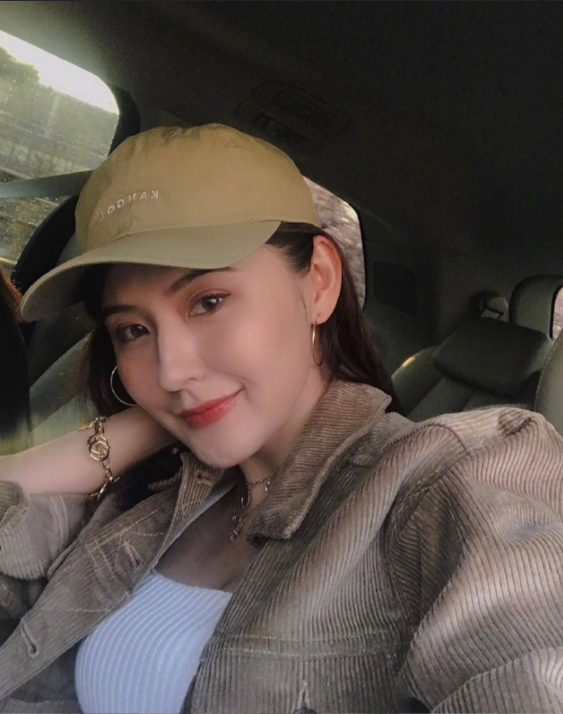 新疆美女图片 女明星热依扎自拍照图片