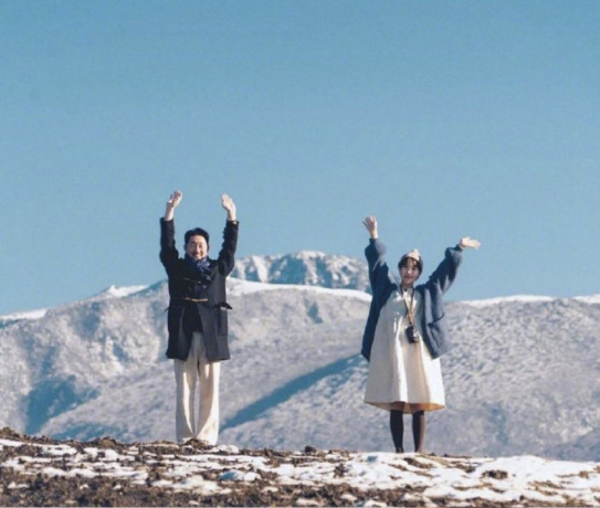 甜甜的旅拍婚纱照图片