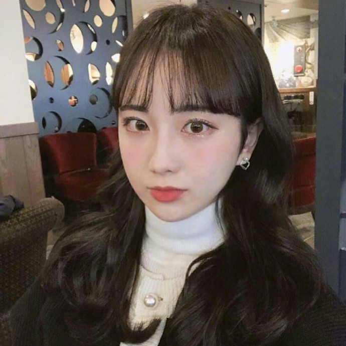 好看美女图片 浪漫的长卷发发型图片