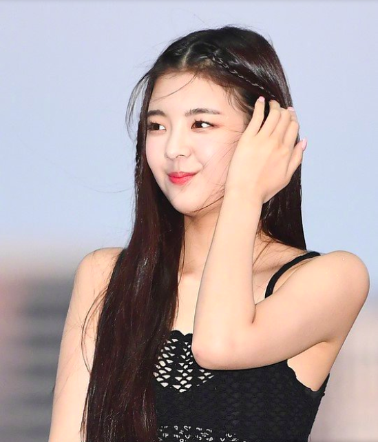 韩国美女图片 韩国女子团体ITZY机场图片