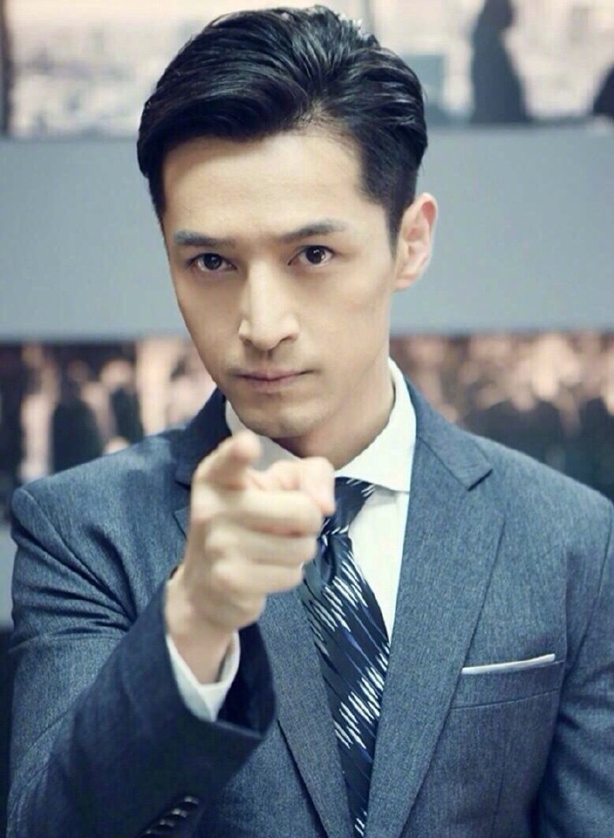 中国男演员胡歌图片 穿西装最帅的男人图片
