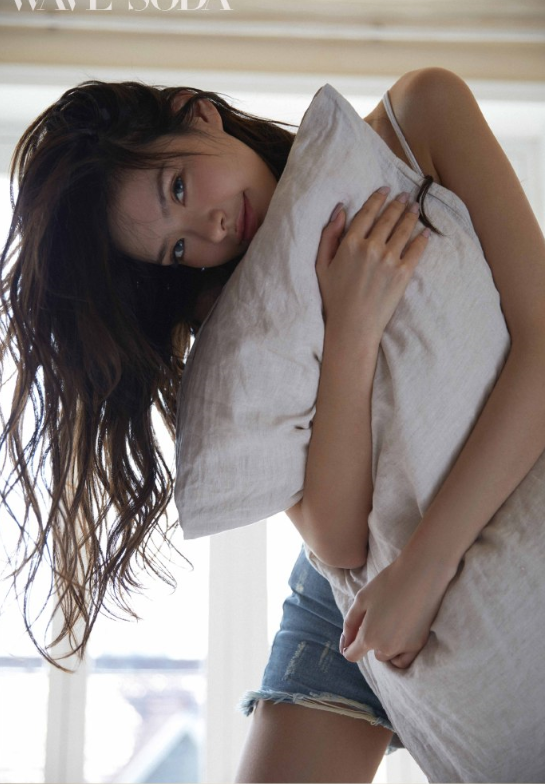 香港美女图片 模特Naomi x wavesoda男友视角写真图片