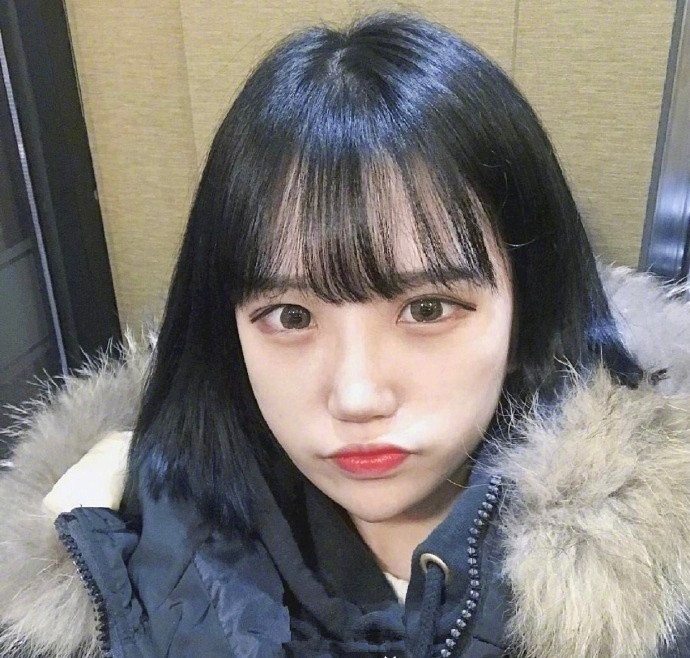 清纯美女图片 学生党的乖巧短发发型女生图片