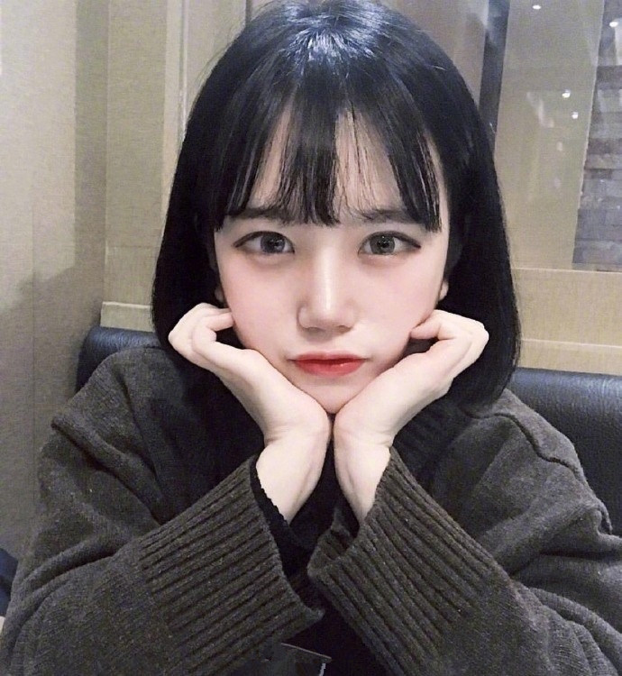 清纯美女图片 学生党的乖巧短发发型女生图片