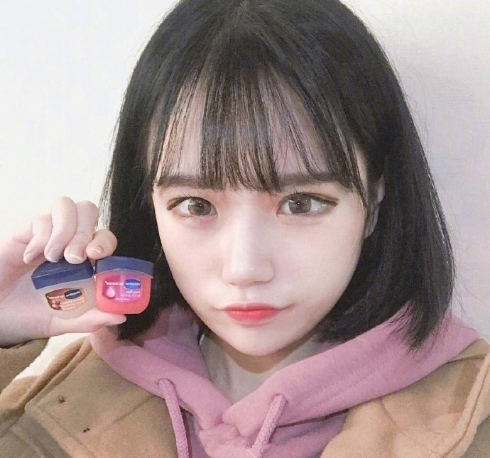 清纯美女图片 学生党的乖巧短发发型女生图片