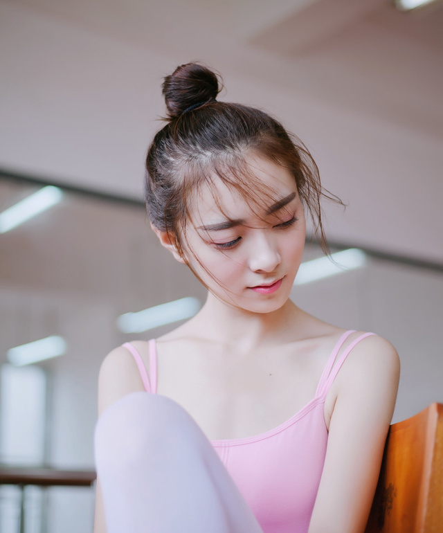 杨柳细腰芭蕾女孩图片 清纯美女图片