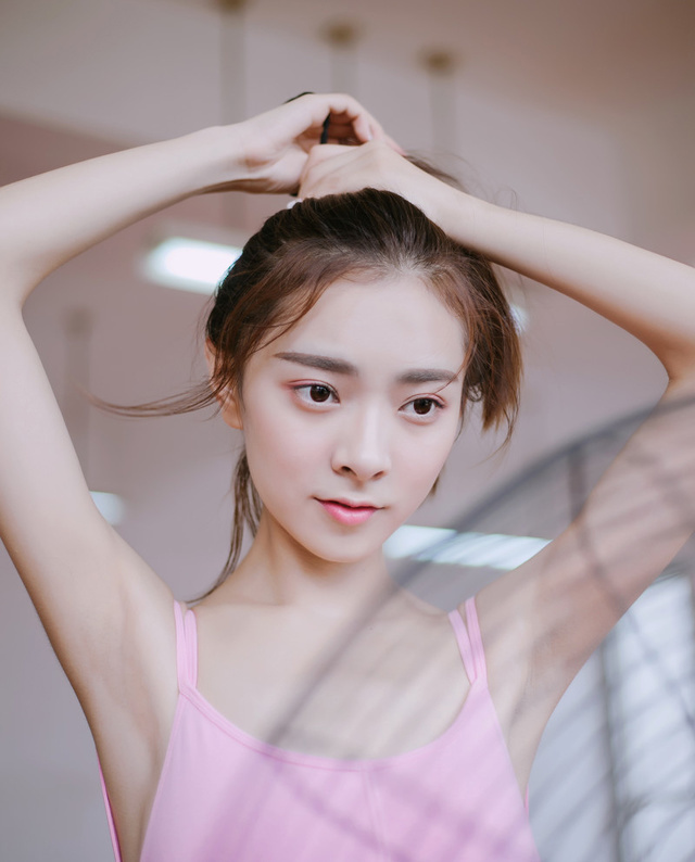杨柳细腰芭蕾女孩图片 清纯美女图片