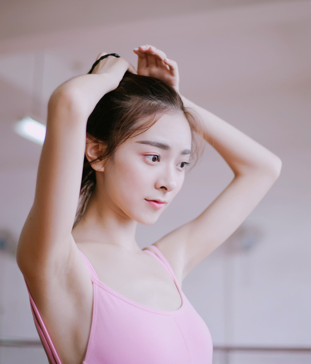 杨柳细腰芭蕾女孩图片 清纯美女图片