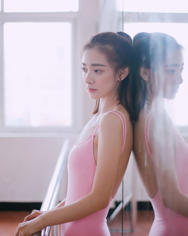 杨柳细腰芭蕾女孩图片 清纯美女图片
