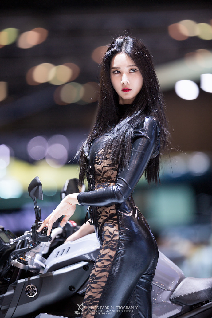 机车女孩图片 机车美女图片
