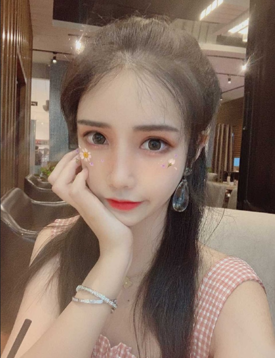 网络美女图片 可爱的网红美女自拍照图片
