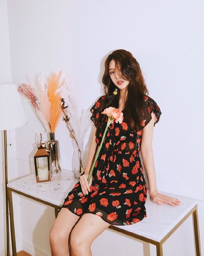 清新脱俗赏心悦目的清纯美女自拍照图片