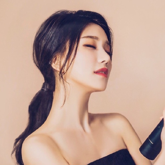 清新脱俗赏心悦目的清纯美女自拍照图片