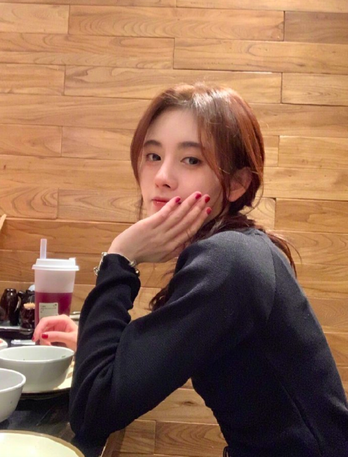 清秀佳人图片 气质美女发型图片