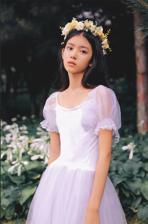 清纯美女赵蕴卓公主裙写真图片