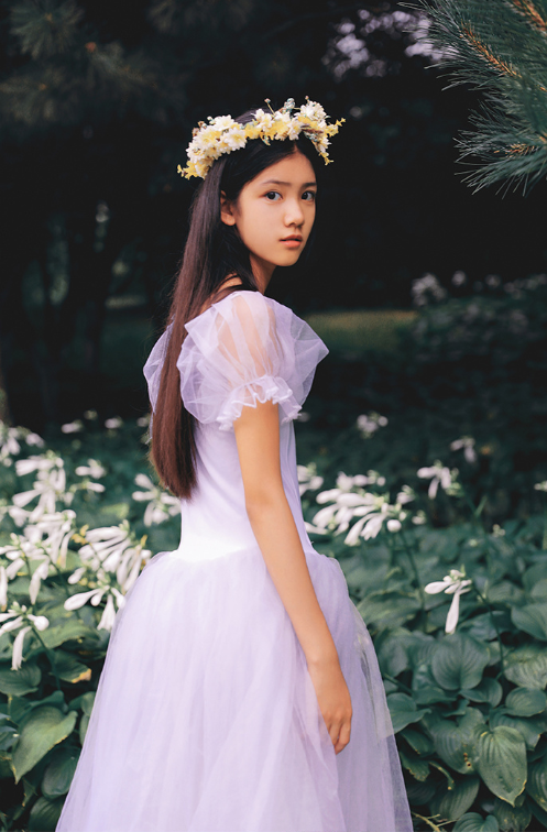 清纯美女赵蕴卓公主裙写真图片