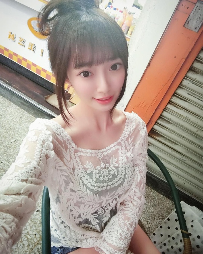 清纯又可爱的软萌妹子图  女生自拍照图片