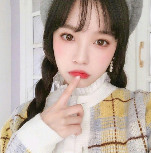 减龄神器双马尾清纯美女图片