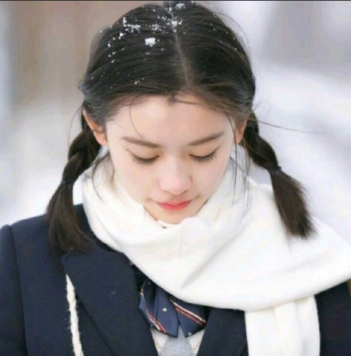 减龄神器双马尾清纯美女图片
