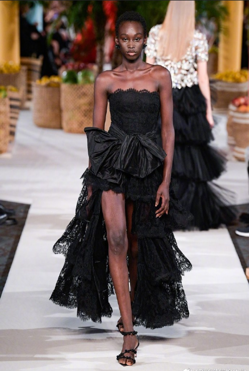 Oscar de la Renta Spring 2020礼服图片
