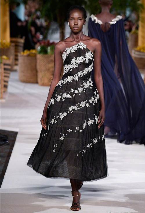 Oscar de la Renta Spring 2020礼服图片