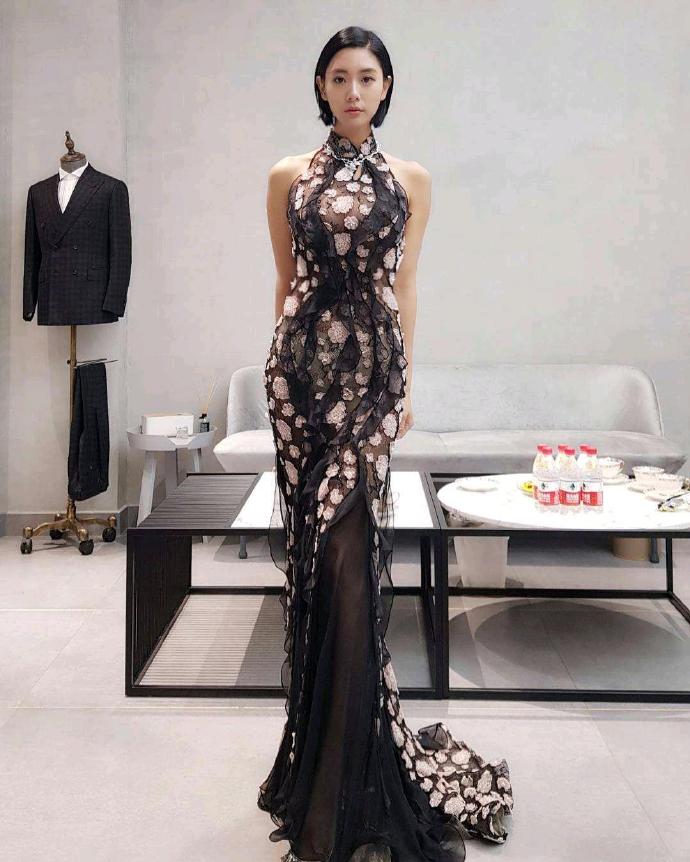 韩国美女网 网络美女李成敏图片