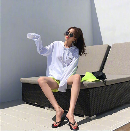 夏季海边美女图片 旅行穿搭Look