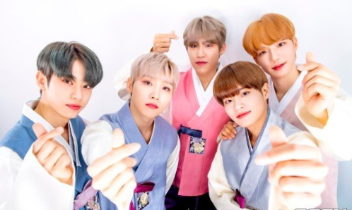 韩国男明星图片 韩国男团AB6IX韩服高清照片