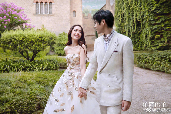 港台明星向佐郭碧婷婚纱照图片