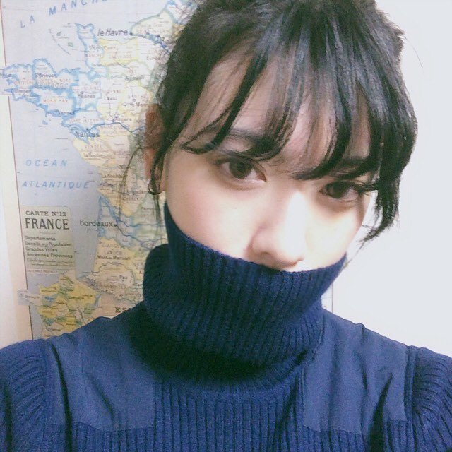 日本美女模特三吉彩花生活自拍照图片