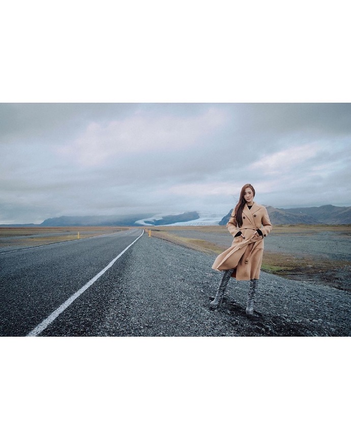 韩国美女图片 韩国女星郑秀妍《Singles》杂志封面