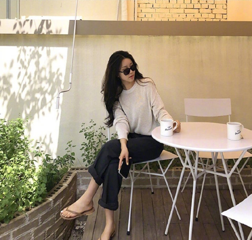 气质美女图片 轻熟女魅力初秋搭配图片